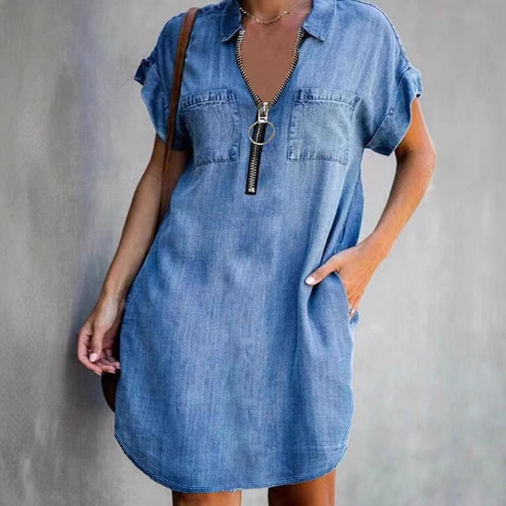 Damklänning i denim – Avslappnad passform – Kort ärm – Dragkedja – Bröstfickor