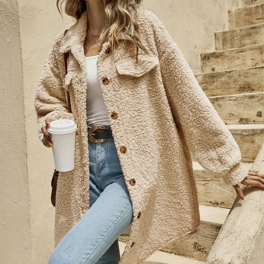 Dam långkappa – Oversized passform – Mjuk textur – Knappar – Bröstfickor