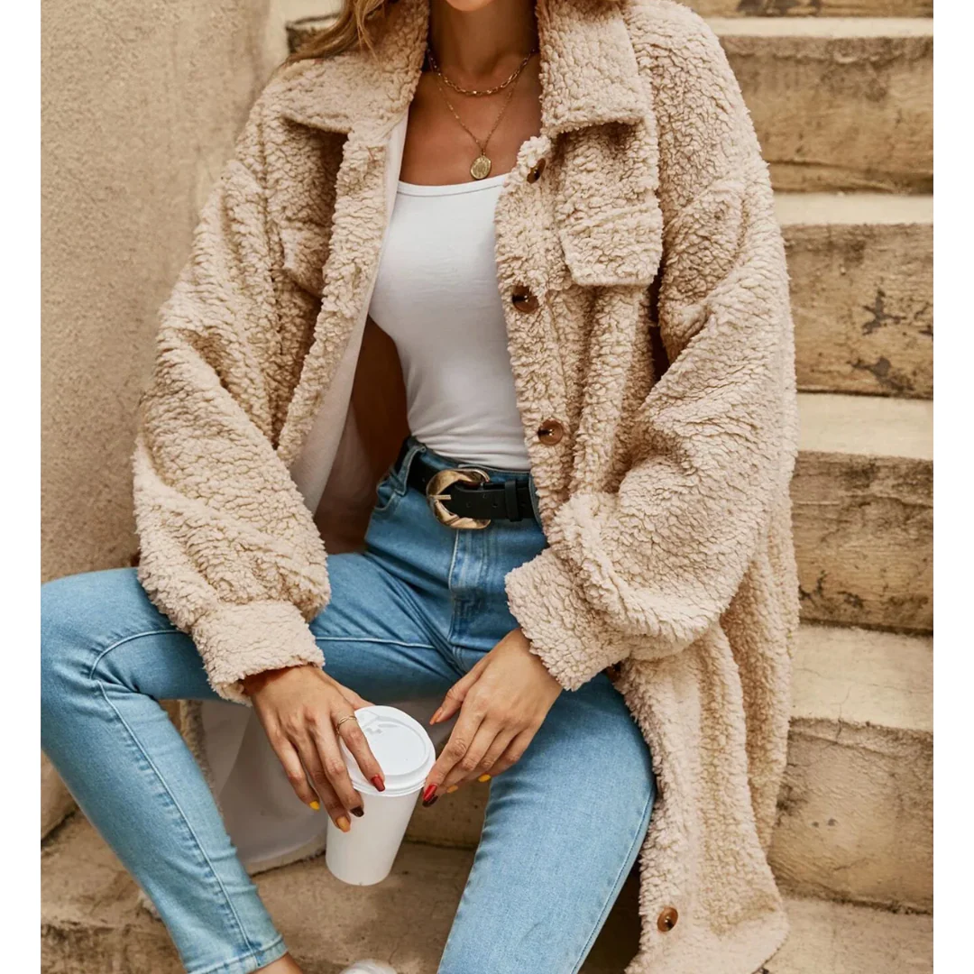 Dam långkappa – Oversized passform – Mjuk textur – Knappar – Bröstfickor
