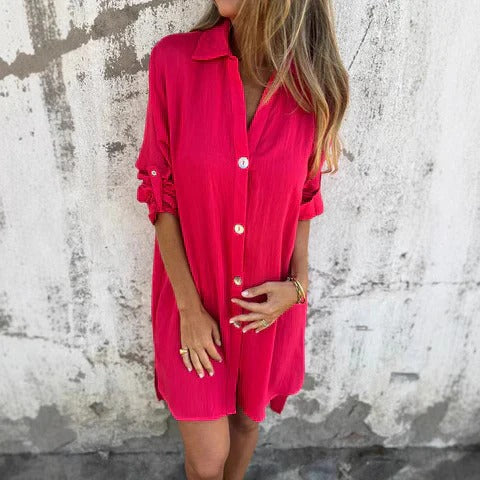 Damklänning skjortmodell – Avslappnad passform – Knäppning fram – Andningsbar mix – Upprullade ärmar