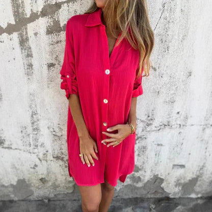 Damklänning skjortmodell – Avslappnad passform – Knäppning fram – Andningsbar mix – Upprullade ärmar