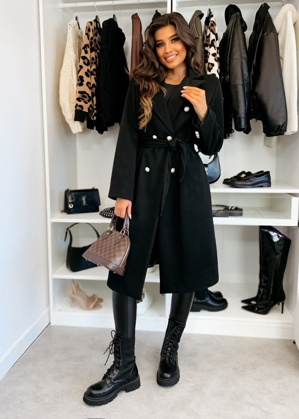 Damkappa i ull – Skräddarsydd passform – Dubbeknäppt – Midjebälte – Knälång