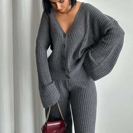Dam Loungewear Set – Stickad Ribbad – Oversize Passform – Knäppning – Vida Ärmar