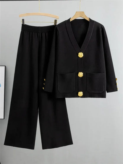 Damset – Stickad tvådelad outfit – V-ringad kofta med fickor – Vida byxor med resårmidja