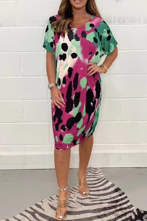 Damklänning midi – Avslappnad passform – Akvarellmönster – Kort ärm