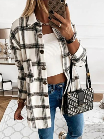 Damkofta – Oversized Passform – Rutmönster – Knäppning – Mjuk Bomullskänsla