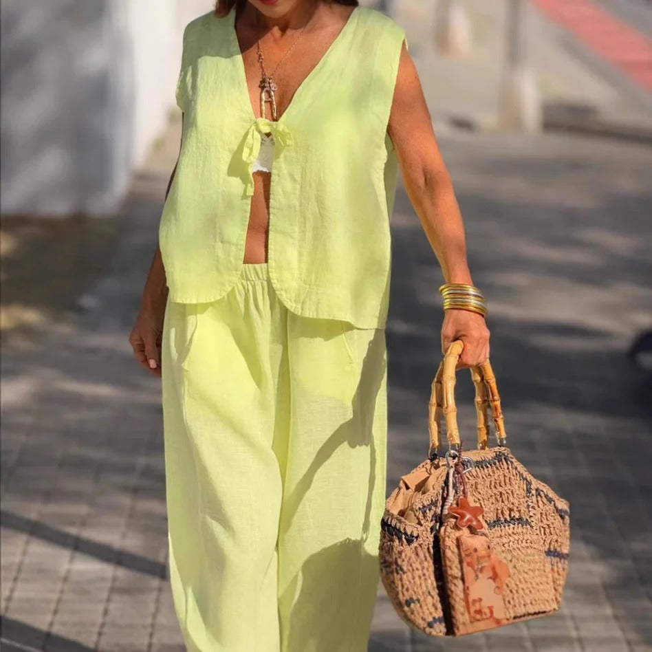 Damset med topp och byxa – Ärmös V-ringad topp – Vida byxben