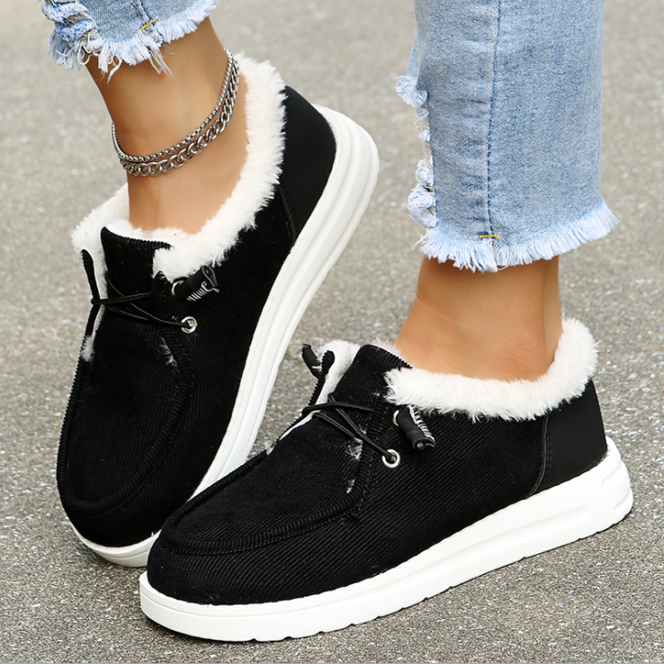 Dam Slip-on Skor – Tyg med Fleecefoder – Moc Toe – Platåsula – Avslappnad Passform
