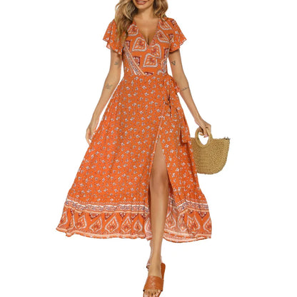 Damklänning - V-ringad klänning med delad bohemisk mönstrad klänning