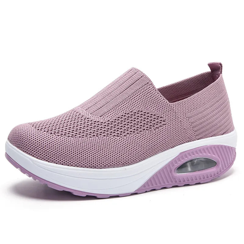 Slip-on komfortsneakers för kvinnor - ventilerande meshdesign - platåsula