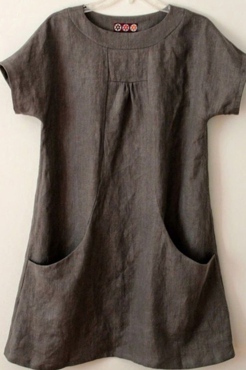 Damklänning – Avslappnad Passform – Naturliga Fibrer – Kort Ärm – Framfickor