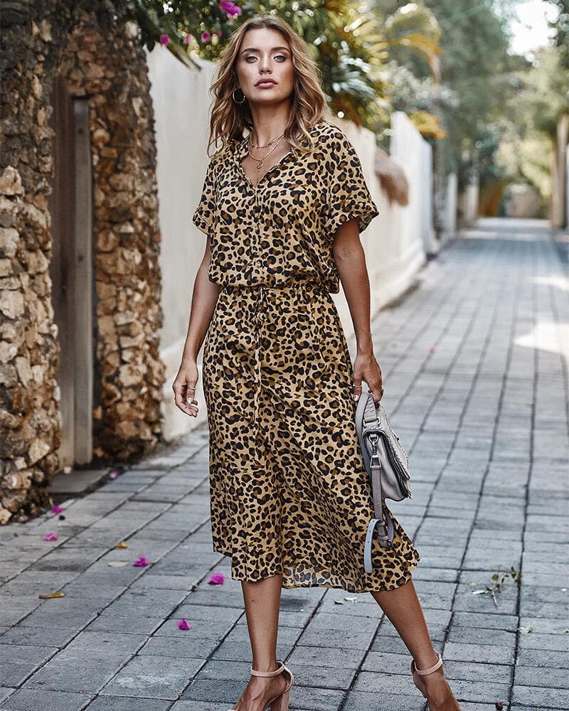 Anais - Elegant klänning med leopardmönster